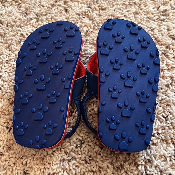 NWOT toddler boy’s Paw Patrol flip flops size 5/6 🐾 - Picture 2 of 3
